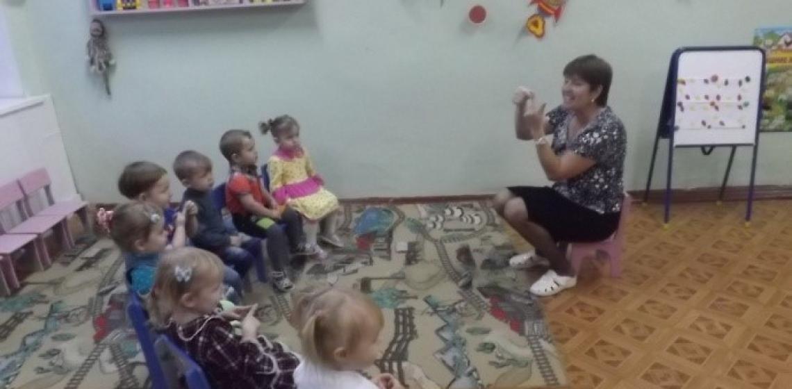 Пальчиковая гимнастика для детей Дыхательное и имитационное упражнение «Ёжик»